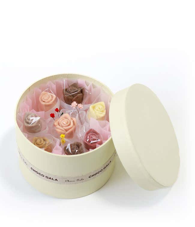 Chocolate Rose Garden - Ivory